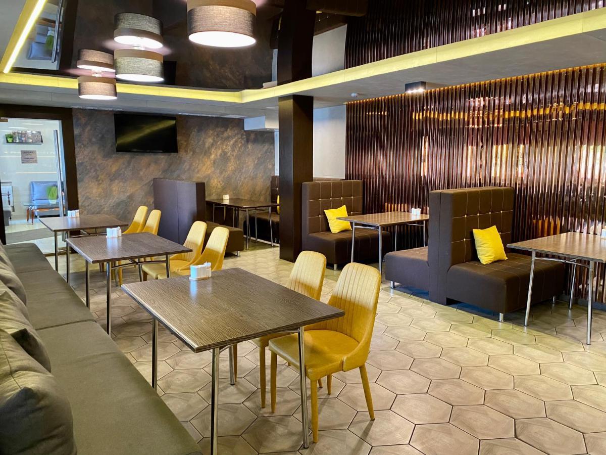 Yavir Hotel Połtawa